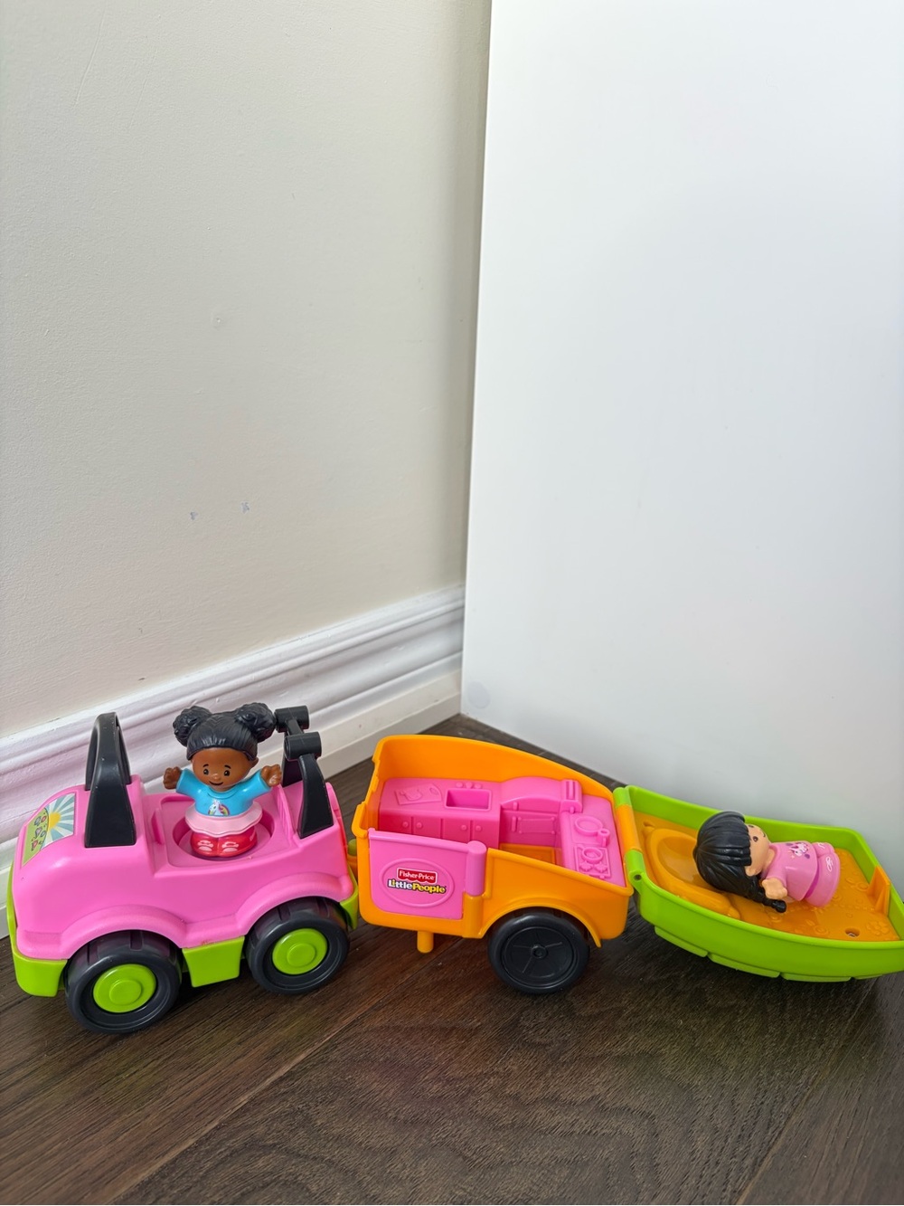 FISHER PRICE LITTLE PEOPLE TRACTOR AND CAMPER